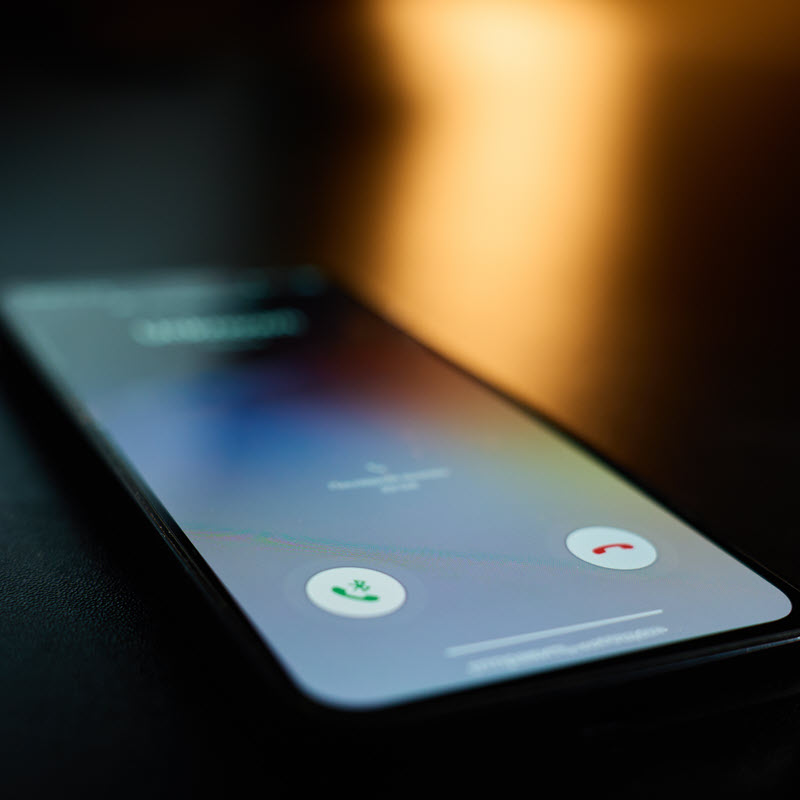 Das Telefon im Büro klingelt, aber niemand kann gerade drangehen